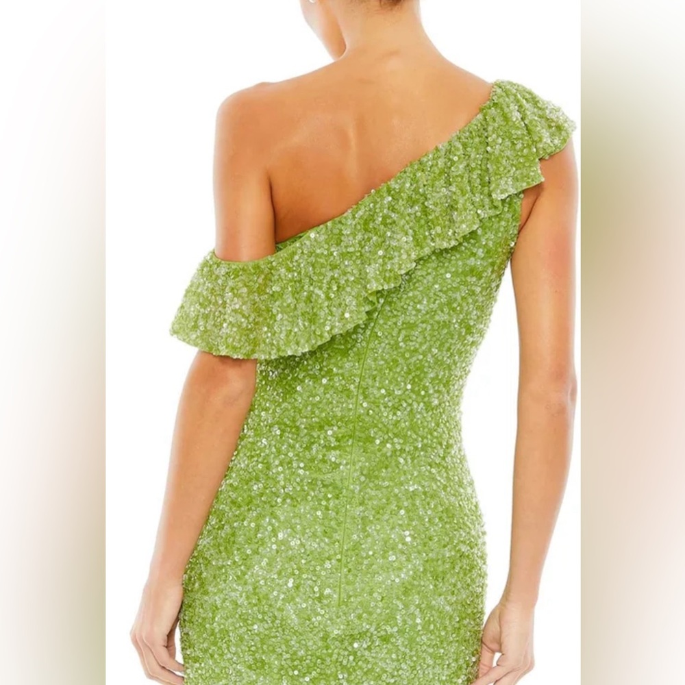 Mac Duggal 5611 Key Lime  Sequined Drop Shoulder Trumpet Gown Size 12 $498 - Picture 4 of 6